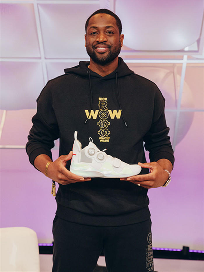 一个以纪律 一个以纪律